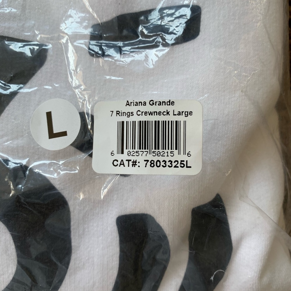 NEW Ariana Grande 7 Rings Crewneck - Picture 4 of 6